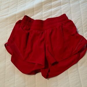 lululemon hottie hot red size 2 shorts(no longer in store)